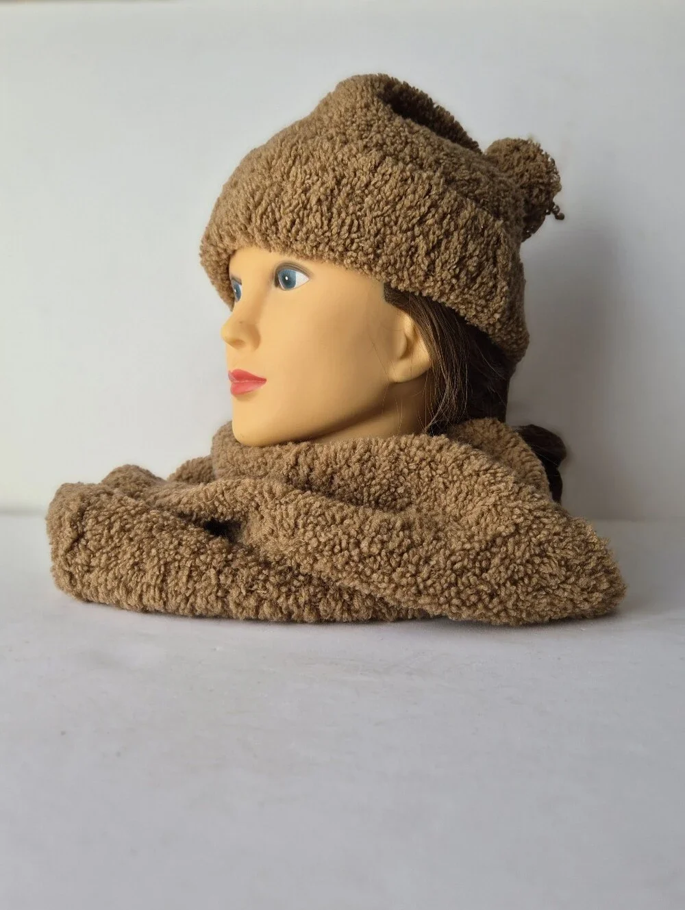 Vince Wool Cashmere Teddy Boucle Beanie Scarf Set Mocha Camel Cozy Quiet Luxury